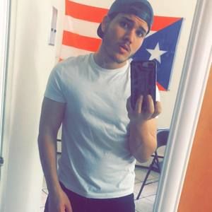 Meet your Posher, Cesar